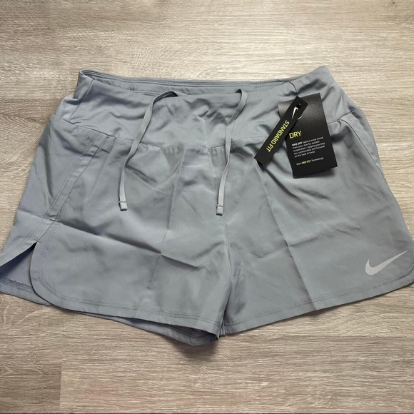 Nike Women’s Shorts - Picture 1 of 1